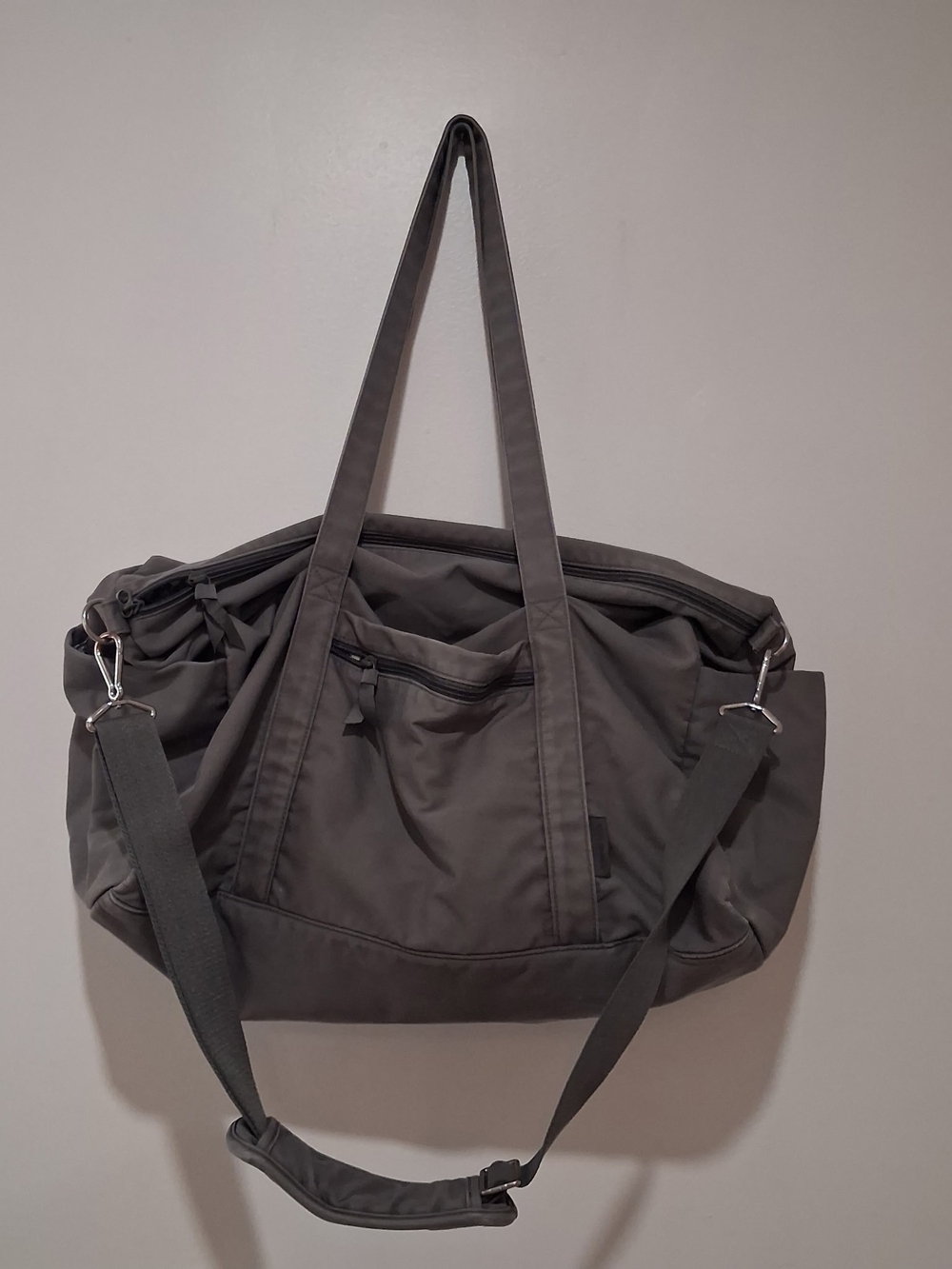 Vera Bradley Large Travel Tote Bag in Dark Gray
